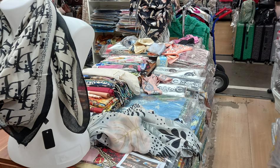 prodejní pult s bohatou nabídkou